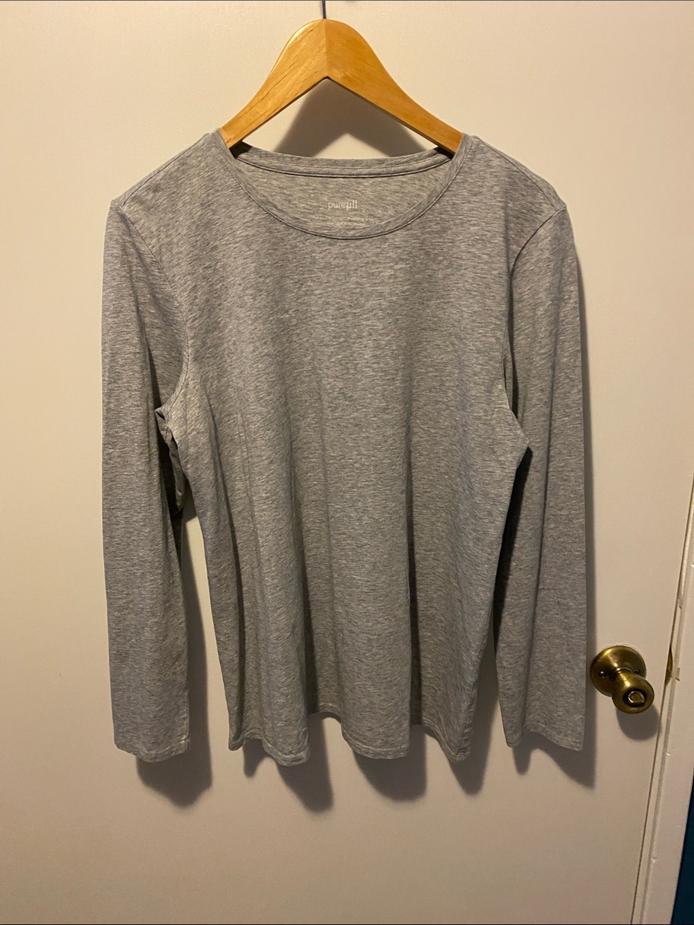 Women's Long Sleeve Crewneck Tee - Light Gray